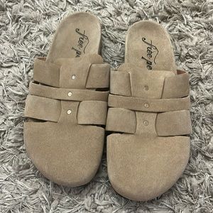 Free people clogs